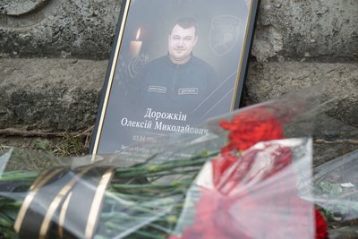 Фото загиблого Олексія Дорожкіна біля місця влучання російської ракети у Холодногірському районі Харкова, 15 червня 2026 року Фото загиблого Олексія Дорожкіна біля місця влучання російської ракети у Холодногірському районі Харкова, 15 червня 2026 року