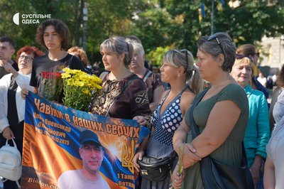 День пам’яті в Одесі: на Алеї Героїв відкрили 48 нових портретів День пам’яті в Одесі: на Алеї Героїв відкрили 48 нових портретів