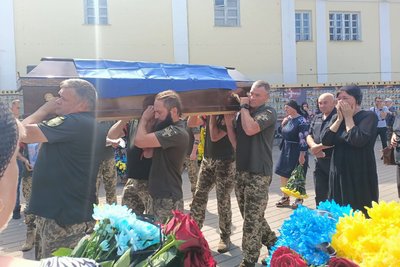 У Луцьку попрощалися з загиблим на Донеччині Максимом Галайдою У Луцьку попрощалися з загиблим на Донеччині Максимом Галайдою
