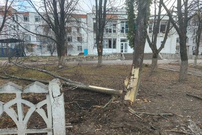 З території Росії обстріляли Білопілля на Сумщині: пошкоджена лікарня, загинув підліток З території Росії обстріляли Білопілля на Сумщині: пошкоджена лікарня, загинув підліток