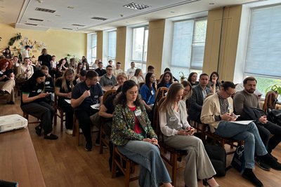 Слухачі презентації роботодавців на Дні кар'єри 2025 у НУВГП Слухачі презентації роботодавців на Дні кар'єри 2025 у НУВГП