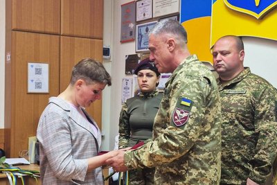 У Житомирі родинам полеглих воїнів вручили державні нагороди У Житомирі родинам полеглих воїнів вручили державні нагороди