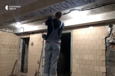 У парку Шевченка в центрі Одеси облаштовують укриття на випадок повітряних тривог У парку Шевченка в центрі Одеси облаштовують укриття на випадок повітряних тривог