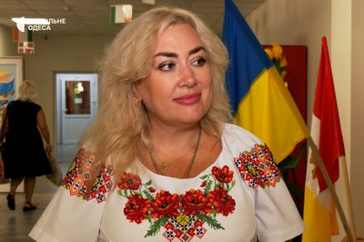 "Перше вересня без квітів": в Одесі школярі та батьки долучилися до акції на підтримку ЗСУ "Перше вересня без квітів": в Одесі школярі та батьки долучилися до акції на підтримку ЗСУ