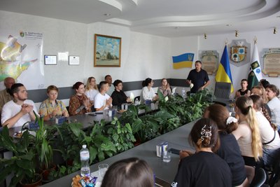 У Баранівці на Житомирщині молодь з 10 областей України відновлювала молодіжний простір У Баранівці на Житомирщині молодь з 10 областей України відновлювала молодіжний простір