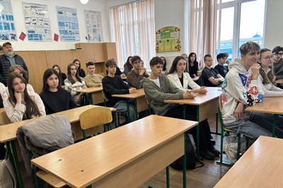 У ліцеї в Житомирі показали короткометражку "Пацики", стрічку представив режисер фільму У ліцеї в Житомирі показали короткометражку "Пацики", стрічку представив режисер фільму