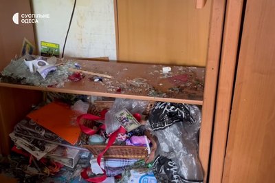 Квартира, в які потрапили уламки збитого безпілотника, Одеса Квартира, в які потрапили уламки збитого безпілотника, Одеса