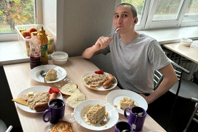 "Вмикали ультразвук та били струмом": морпіх після полону лікується у Луцьку "Вмикали ультразвук та били струмом": морпіх після полону лікується у Луцьку