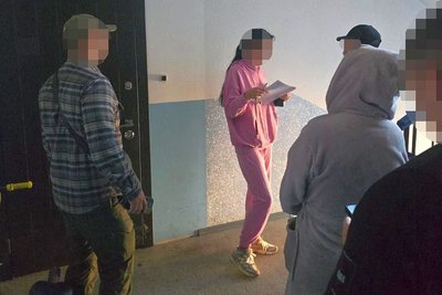 Перешкоджали роботі ТЦК та СП біля стадіону Вінниці: трьом жінкам повідомили про підозру Перешкоджали роботі ТЦК та СП біля стадіону Вінниці: трьом жінкам повідомили про підозру