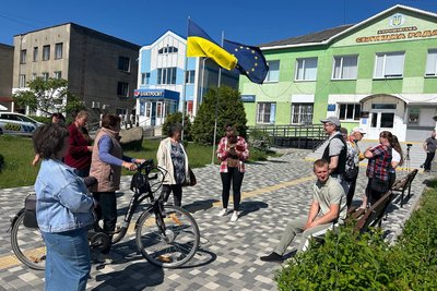 Жителі громади на Житомирщині знову вийшли проти масових крадіжок лісу Жителі громади на Житомирщині знову вийшли проти масових крадіжок лісу