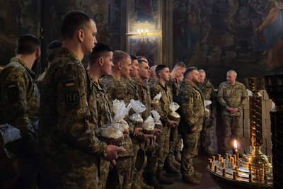Передаємо своє благословення: Епіфаній освятив па на фронт Передаємо своє благословення: Епіфаній освятив па на фронт