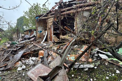 Наслідки обстрілу громади на Житомирщині: пошкоджені пів сотні будинків і майже стільки ж квартир Наслідки обстрілу громади на Житомирщині: пошкоджені пів сотні будинків і майже стільки ж квартир