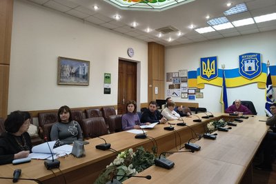 "Дайте дітям довчитися": батьки дев'ятикласників у Житомирі просять почекати із реформою ліцеїв — що кажуть посадовці "Дайте дітям довчитися": батьки дев'ятикласників у Житомирі просять почекати із реформою ліцеїв — що кажуть посадовці