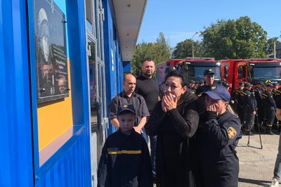 У Харкові встановили дошку на честь загиблого рятувальника Олександра Подольского У Харкові встановили дошку на честь загиблого рятувальника Олександра Подольского