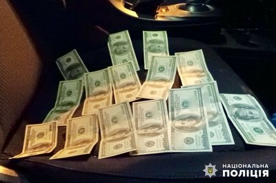 4500 доларів за довідку: одесита підозрюють в організації незаконного переправлення чоловіків за кордон 4500 доларів за довідку: одесита підозрюють в організації незаконного переправлення чоловіків за кордон