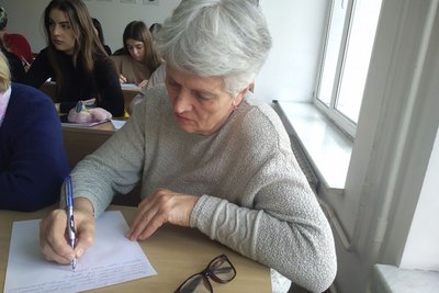 "Від тексту про дім стискалося серце": як переселенці у Луцьку писали радіодиктант "Від тексту про дім стискалося серце": як переселенці у Луцьку писали радіодиктант