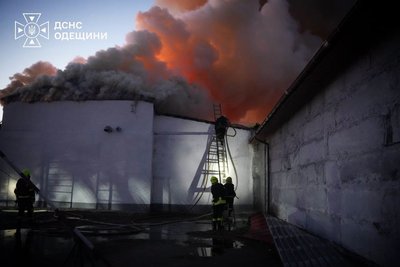 Третій удар по адмінбудівлі в Одесі за два дні: наслідки масованої атаки РФ Третій удар по адмінбудівлі в Одесі за два дні: наслідки масованої атаки РФ