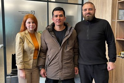 "Я побачив, що Україні потрібні люди": історія колумбійця, який воював і тепер бореться за право жити на Волині "Я побачив, що Україні потрібні люди": історія колумбійця, який воював і тепер бореться за право жити на Волині