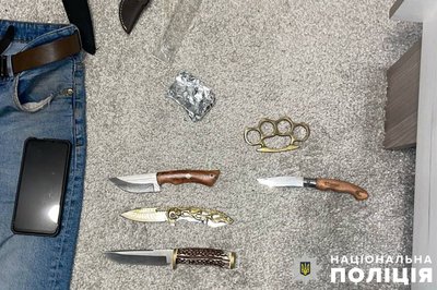 Підліток тяжко поранив ножем дівчину на Подолі Підліток тяжко поранив ножем дівчину на Подолі