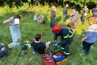 Восьмеро пасажирів – у лікарні: на Волині зіштовхнулися пасажирський автобус і вантажівка Восьмеро пасажирів – у лікарні: на Волині зіштовхнулися пасажирський автобус і вантажівка