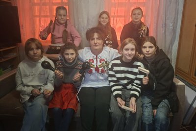 У Писарівці на Вінниччині діти пекли солодощі для бійців та збирали гроші на сітки У Писарівці на Вінниччині діти пекли солодощі для бійців та збирали гроші на сітки