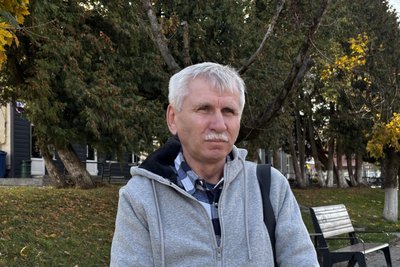 Віктор Шкоц, Бурштин Віктор Шкоц, Бурштин