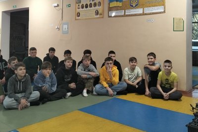 Ветерани-десантники у Житомирі навчали дітей тактиці, основам стрільби та домедичній допомозі Ветерани-десантники у Житомирі навчали дітей тактиці, основам стрільби та домедичній допомозі