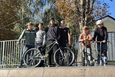 Житомиряни власним коштом відремонтували одну з конструкцій у скейт-парку Житомиряни власним коштом відремонтували одну з конструкцій у скейт-парку