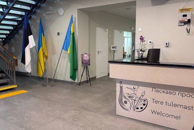 У Малині відкрили відновлену після російського авіаудару школу мистецтв У Малині відкрили відновлену після російського авіаудару школу мистецтв