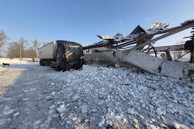 Російські війська обстріляли 33 населених пункти Сумщини, пошкоджені будівлі та авто Російські війська обстріляли 33 населених пункти Сумщини, пошкоджені будівлі та авто