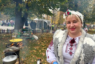 Готували і збирали гроші для воїнів: в громаді на Житомирщині влаштували батл шкільних кухарів Готували і збирали гроші для воїнів: в громаді на Житомирщині влаштували батл шкільних кухарів