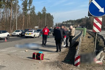 ДТП на Житомирщині на міжнародній трасі: загинули троє людей, ще четверо травмовані ДТП на Житомирщині на міжнародній трасі: загинули троє людей, ще четверо травмовані