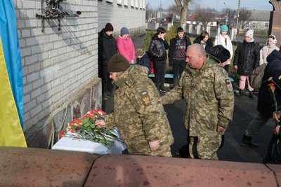 На Вінниччині на честь захисника Миколи Синіцького відкрили пам'ятну дошку На Вінниччині на честь захисника Миколи Синіцького відкрили пам'ятну дошку