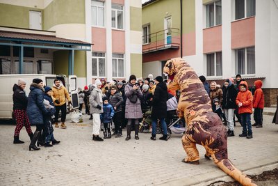 "Не боюсь за своє життя": як одеські волонтери допомагають дітям на Херсонщині "Не боюсь за своє життя": як одеські волонтери допомагають дітям на Херсонщині