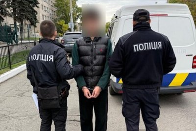 У Дніпрі підлітка підозрюють у розповсюдженні наркотиків У Дніпрі підлітка підозрюють у розповсюдженні наркотиків