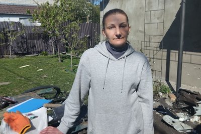 Паркану немає, вікна вилетіли, дах злетів, авто не відновити — жителі Житомирщини про наслідки обстрілу РФ Паркану немає, вікна вилетіли, дах злетів, авто не відновити — жителі Житомирщини про наслідки обстрілу РФ