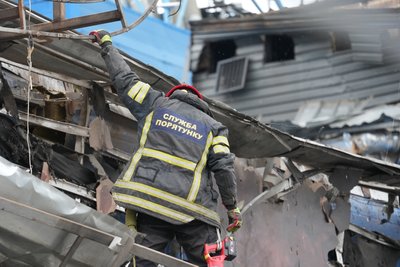Пошкоджений внаслідок російського удару "Сільпо" у Слобідському районі Харкова, 19 листопада 2025 року Пошкоджений внаслідок російського удару "Сільпо" у Слобідському районі Харкова, 19 листопада 2025 року