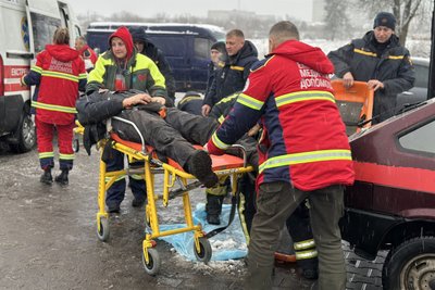 На Житомирщині троє людей впали в ємність для пального — їх діставали рятувальники На Житомирщині троє людей впали в ємність для пального — їх діставали рятувальники
