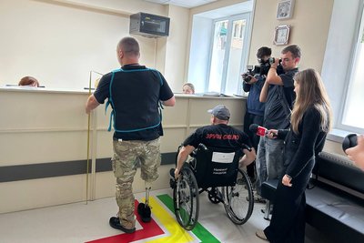 У Житомирі ветерани війни оцінювали інфраструктуру на доступність для маломобільних груп населення У Житомирі ветерани війни оцінювали інфраструктуру на доступність для маломобільних груп населення