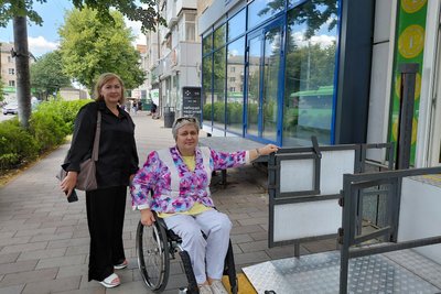 У Житомирі інспектували аптеки на доступність для людей із інвалідністю У Житомирі інспектували аптеки на доступність для людей із інвалідністю