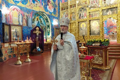Великдень на фронт — у Житомирі освятили паски для українських воїнів