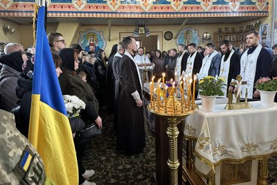 В громаді на Волині попрощалися з загиблим від поранень бійцем Тарасом Соколом