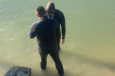 На Житомирщині водолази знову дістали тіло потопельника ¬— виявили на глибині шести метрів На Житомирщині водолази знову дістали тіло потопельника ¬— виявили на глибині шести метрів