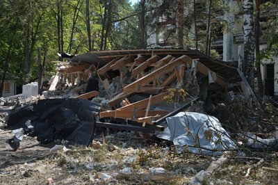 Війська РФ вшосте атакували базу відпочинку біля Сум Війська РФ вшосте атакували базу відпочинку біля Сум