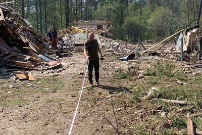 У двох громадах Житомирщини через обстріли армією РФ було завдано шкоди на суму у 2,5 мільярда гривень У двох громадах Житомирщини через обстріли армією РФ було завдано шкоди на суму у 2,5 мільярда гривень