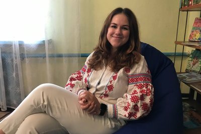На Житомирщині дві родини переселенців з Херсонщини зібрали на своїх весіллях 200 книг для місцевої бібліотеки На Житомирщині дві родини переселенців з Херсонщини зібрали на своїх весіллях 200 книг для місцевої бібліотеки