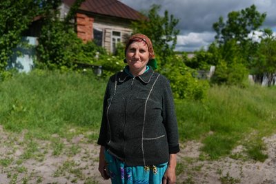 Врятувала покинутих котів, собак і кіз: історія жительки Сумщини, яка допомагає селу попри обстріли Врятувала покинутих котів, собак і кіз: історія жительки Сумщини, яка допомагає селу попри обстріли
