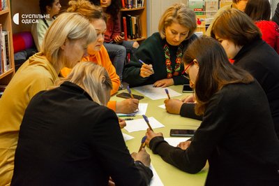 В Одесі провели Всеукраїнський радіодиктант у катакомбах В Одесі провели Всеукраїнський радіодиктант у катакомбах