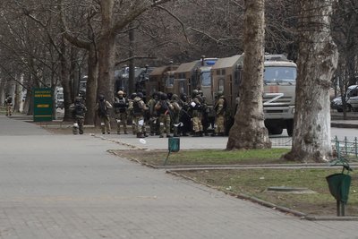 Херсон чинив спротив окупації, тримався і вистояв. Місто — герой України: два роки потому Херсон чинив спротив окупації, тримався і вистояв. Місто — герой України: два роки потому