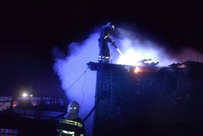 У селі на Житомирщині горів дерев’яний дім — загинули двоє людей, ще двох із травмами госпіталізували У селі на Житомирщині горів дерев’яний дім — загинули двоє людей, ще двох із травмами госпіталізували